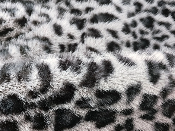 Top 5 Reasons Faux Fox Fur Wins Hearts